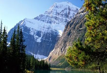 东方体育：英媒：瓜迪奥拉有意巴萨中场球星佩德里，曼城今夏将全力求购.